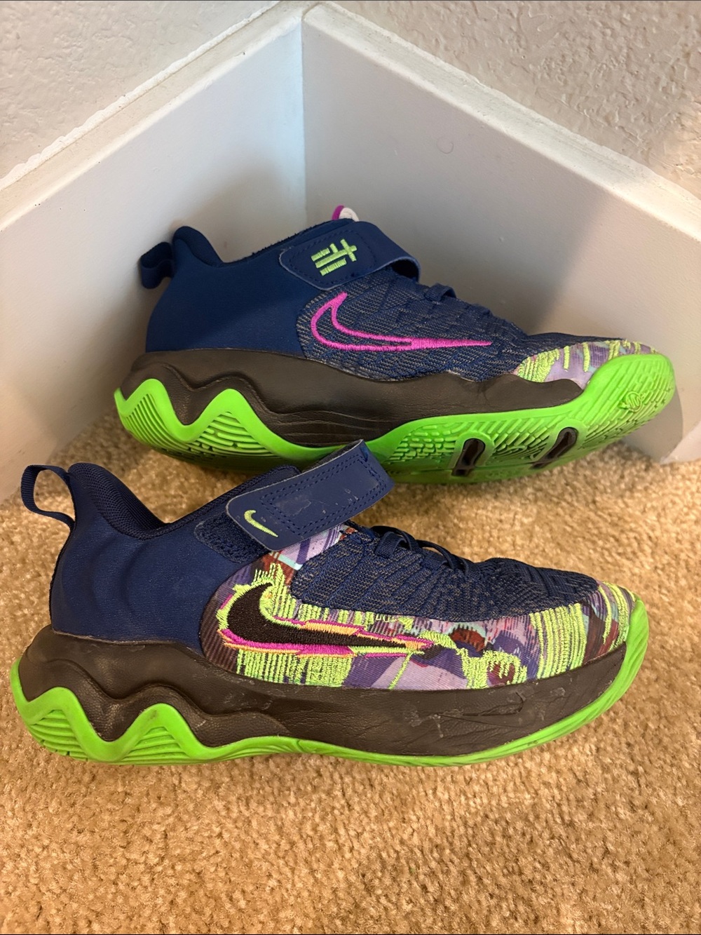 Nike Kids Navy Blue Sneakers with Neon Green & Pink Accents 2.5Y